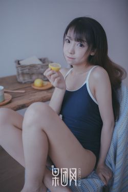 美女戴镣铐